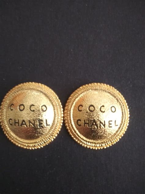 vintage pre-owned chanel clip-on earrings